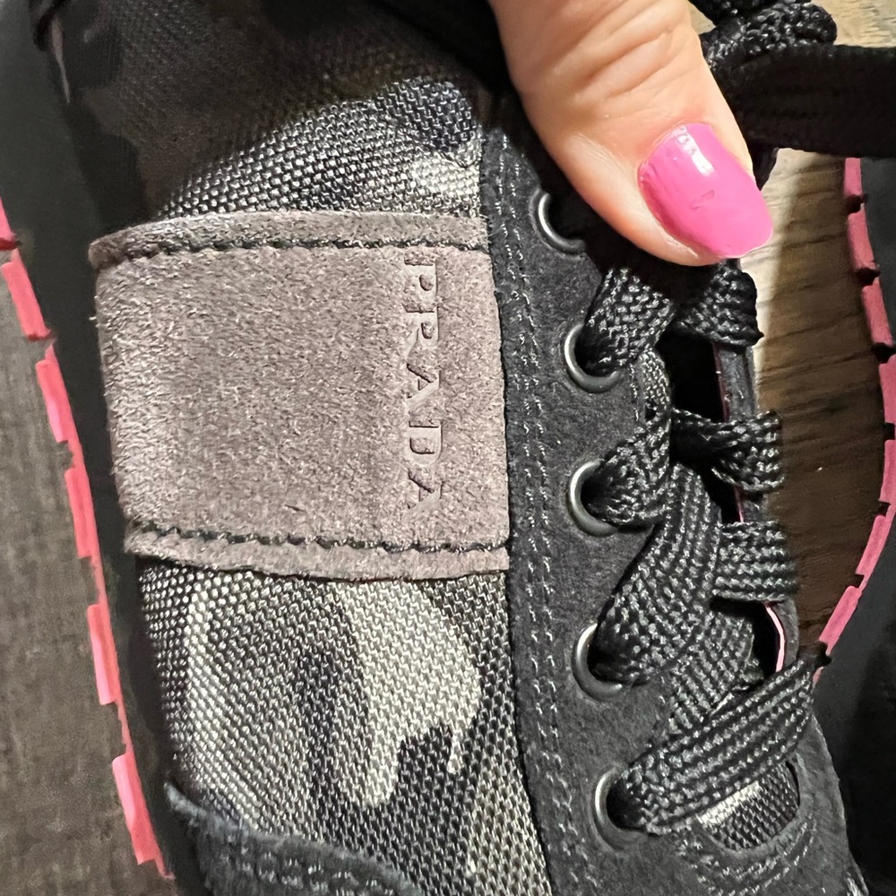 Prada sneakers size 39 - Picture 7 of 8